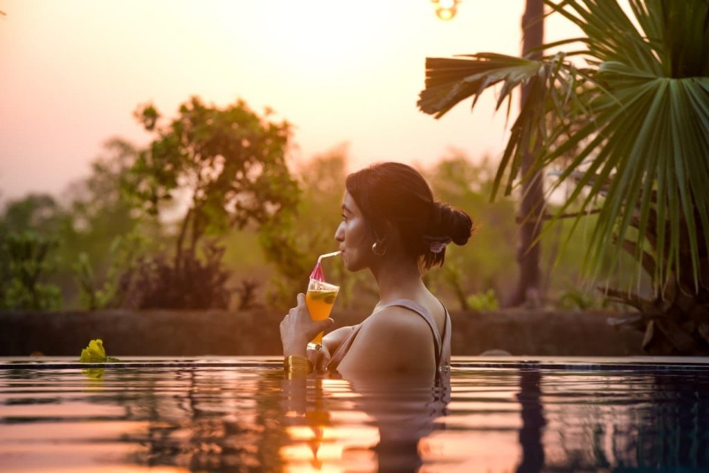 Sunset Swimming Pool & Cocktail Deck