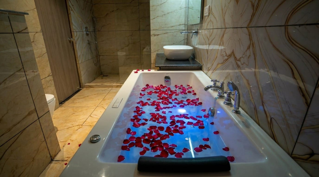 Royal Hydro Jacuzzi & Rose Petal Bath